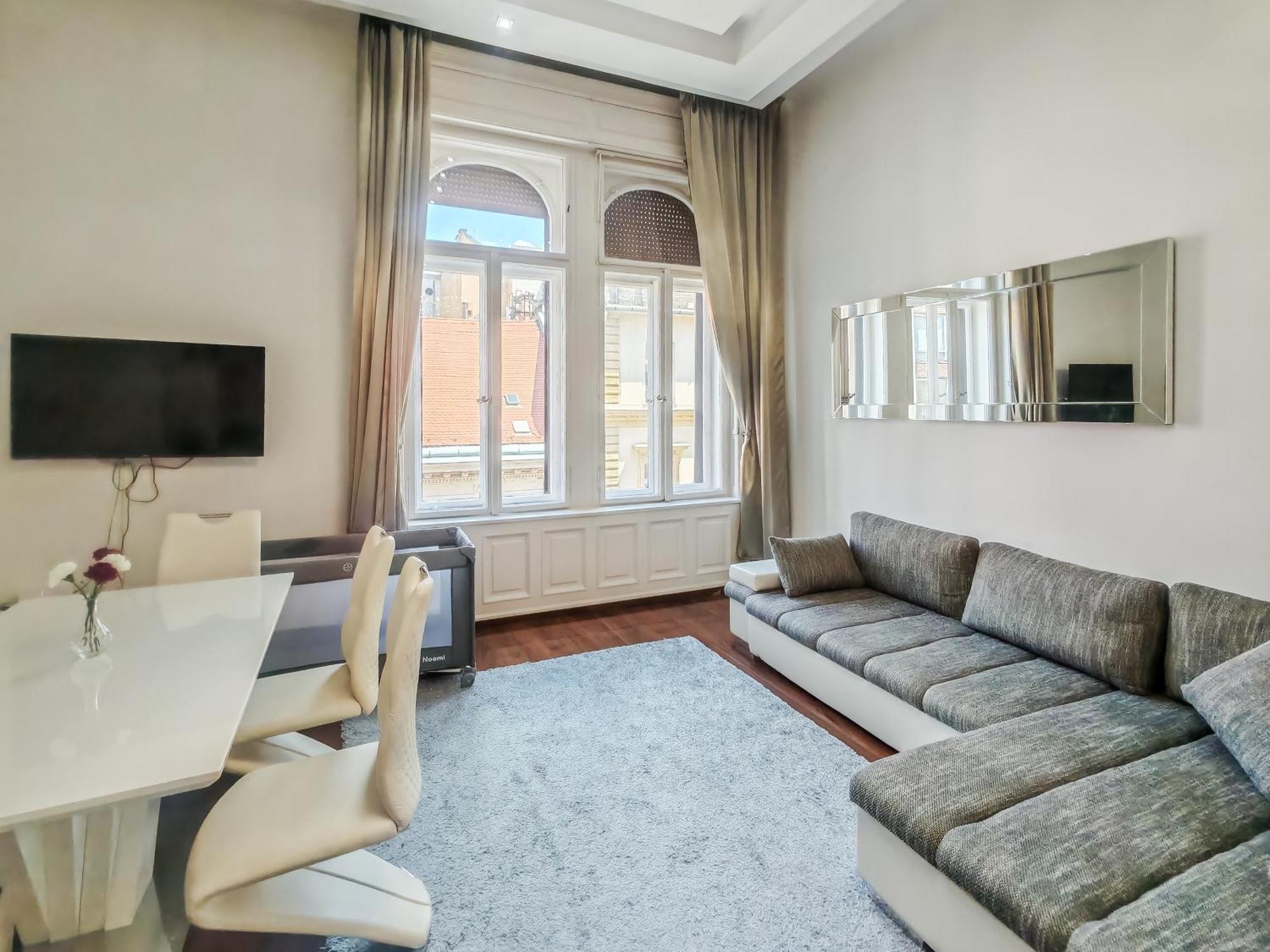 בודפשט Basilika View Imperial Suite -Sas Street -Need Reservation For Free Parking מראה חיצוני תמונה